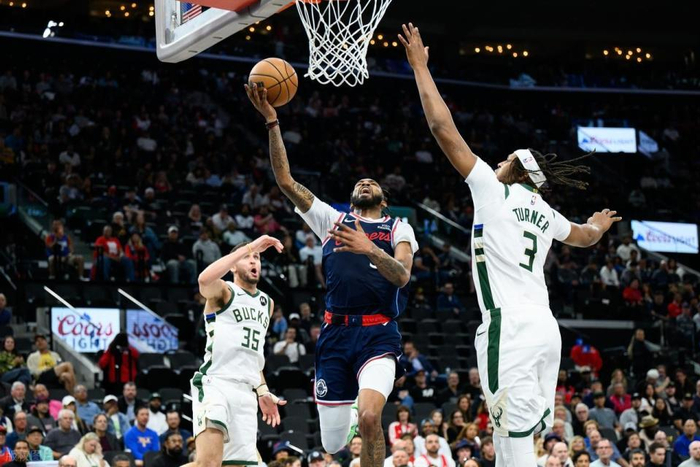 快船强势反弹33分大胜冲击附加赛席位