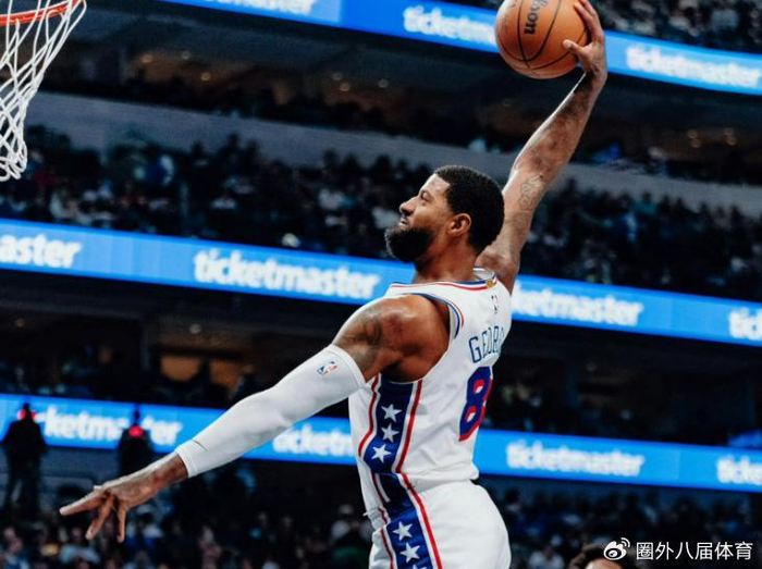 阿德巴约率热火逆转76人终结连败，攻防两端压制