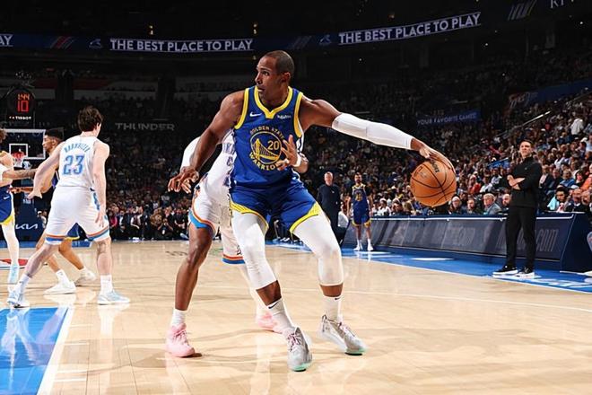 雷霆力克勇士终结4连败 霍福德低迷成关键败因