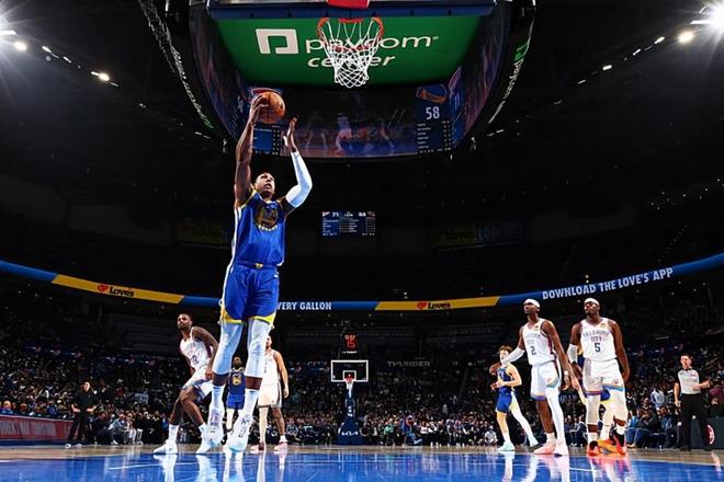 雷霆力克勇士终结4连败 霍福德低迷成关键败因